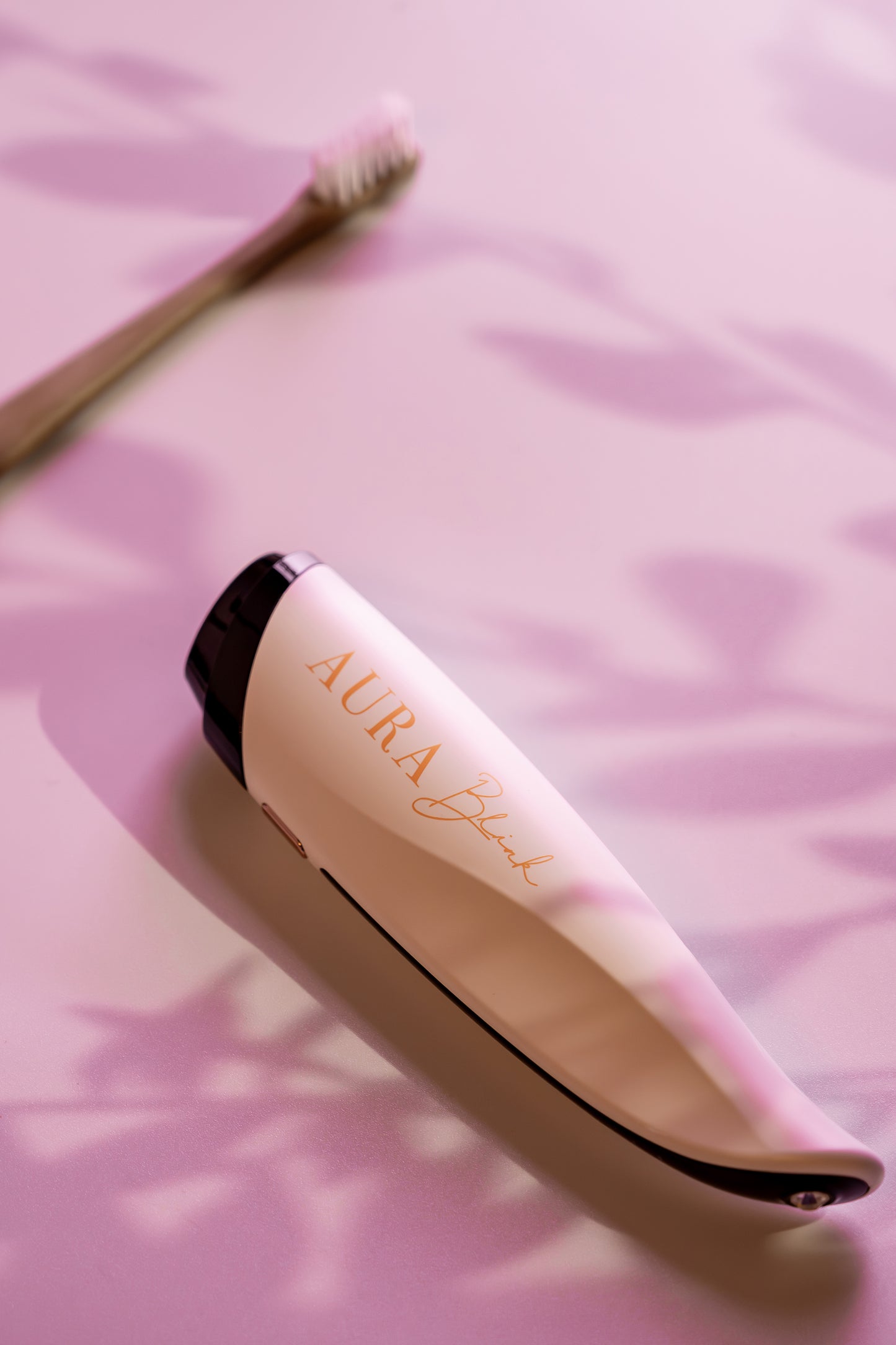 Aura Blink・Instant Eye Lifting Wand